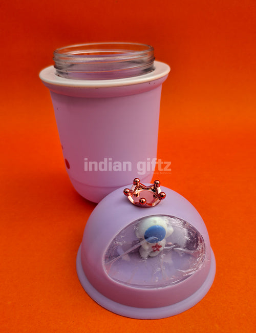 Astronaut Space Art Glass Tea & Coffee Mug with Crown Lid – 300ml