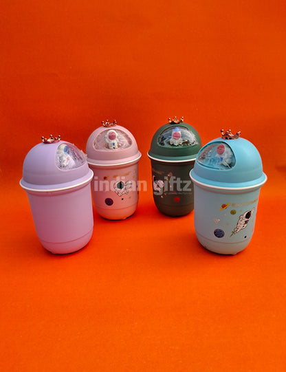 Astronaut Space Art Glass Tea & Coffee Mug with Crown Lid – 300ml