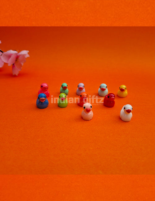 Miniature Multi Colour Resin Ducklings 8 Pcs 1 Set – Bright & Adorable Garden Accent Set.  Gifting, Home Decor, Table, Car Dashboard Office Table