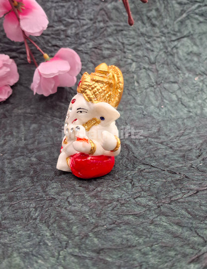 Polyresin Ganesha Car Dashboard Statue, showcase & Return Gift
