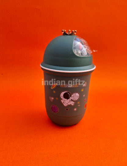 Astronaut Space Art Glass Tea & Coffee Mug with Crown Lid – 300ml